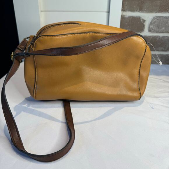 U.S. Polo Assn. Crossbody Bag - Picture 3 of 8